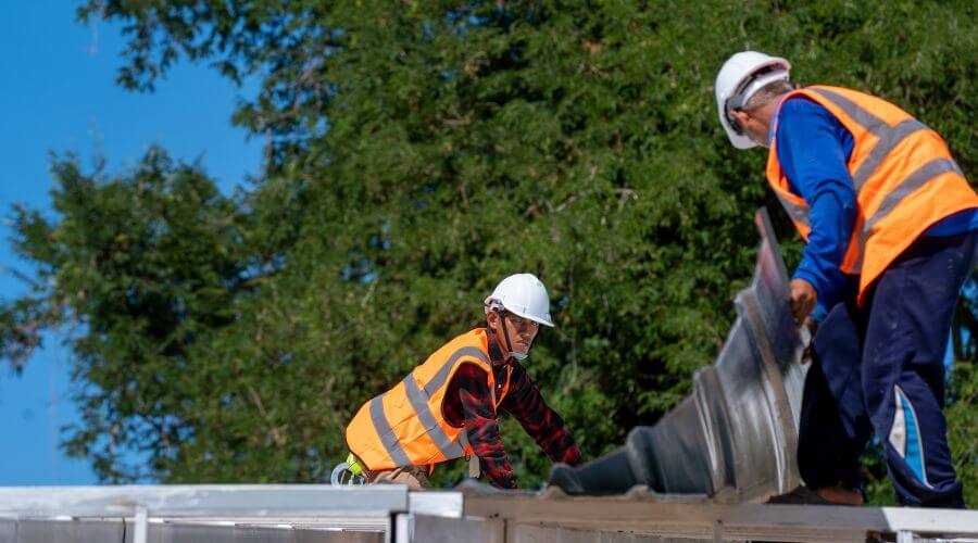 Roof maintenance in Blossom, TX